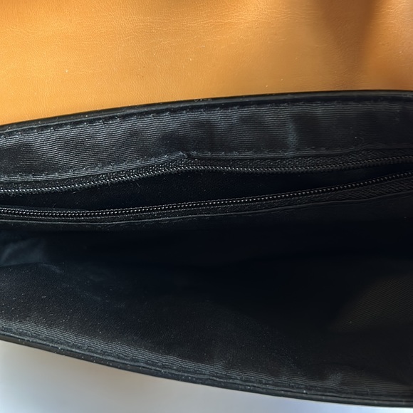 GUESS Vintage 90s Y2K Tan Flap Shoulder Bag Purse - Picture 9 of 11